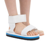 wingmed-ortopedik-urunler-pediatrik-cocuk-W923-halluks-valgus-gece-ateli (1)